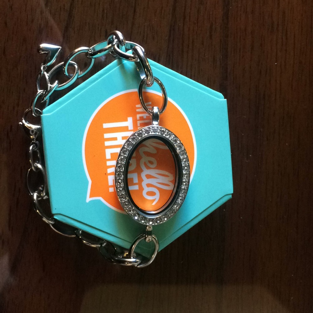 New classic living locket bracelet